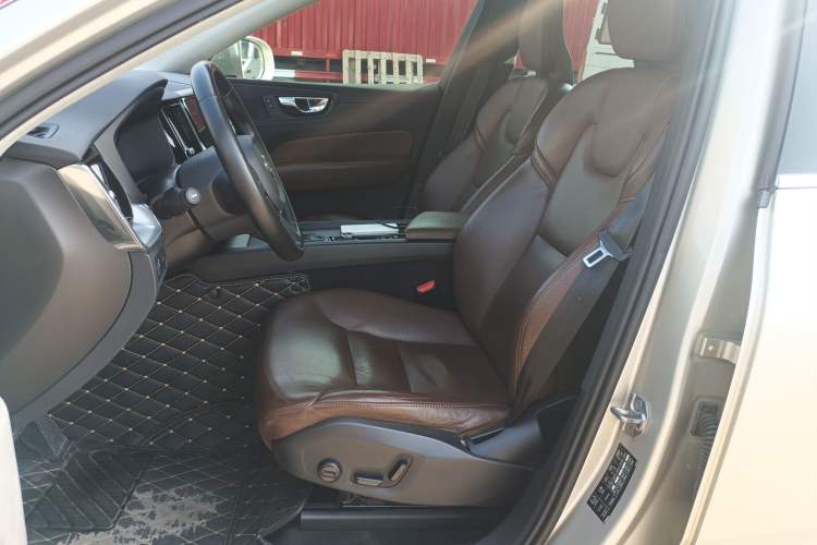 Used Volvo XC60 2020 T5 4x4 Zhiyi Luxury Edition Left Front Seat