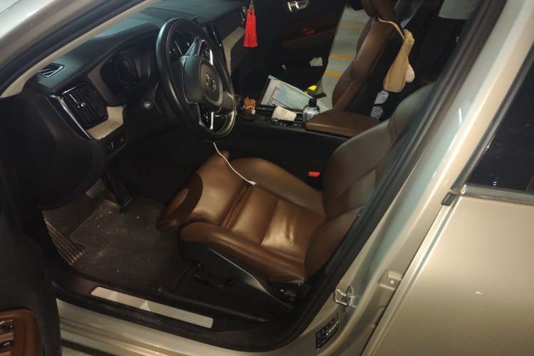 Used Volvo XC60 2020 T5 4x4 Smart Luxury Edition Left Front Seat
