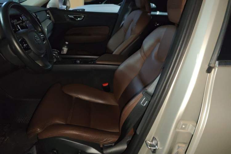 Used Volvo XC60 2020 T5 4x4 Smart Luxury Edition Left Front Seat