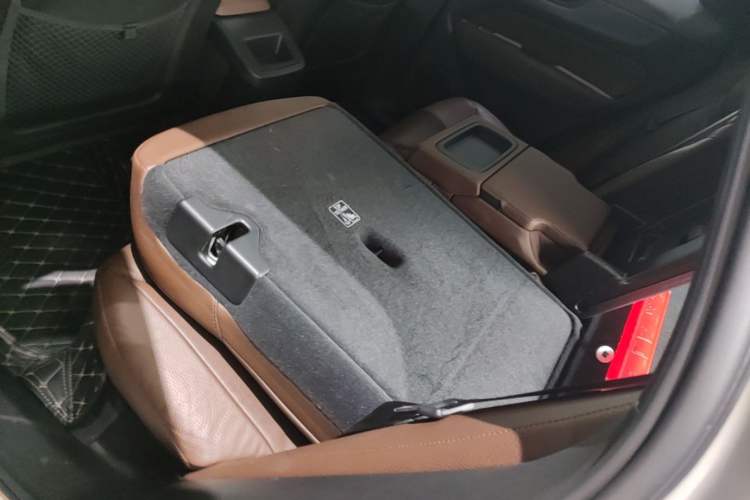 Used Volvo XC60 2020 T5 4x4 Smart Luxury Edition Left Rear Seat