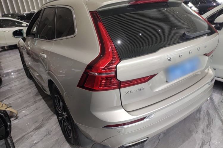 Used Volvo XC60 2020 T5 4x4 Smart Luxury Edition Rear Left 45 Deg