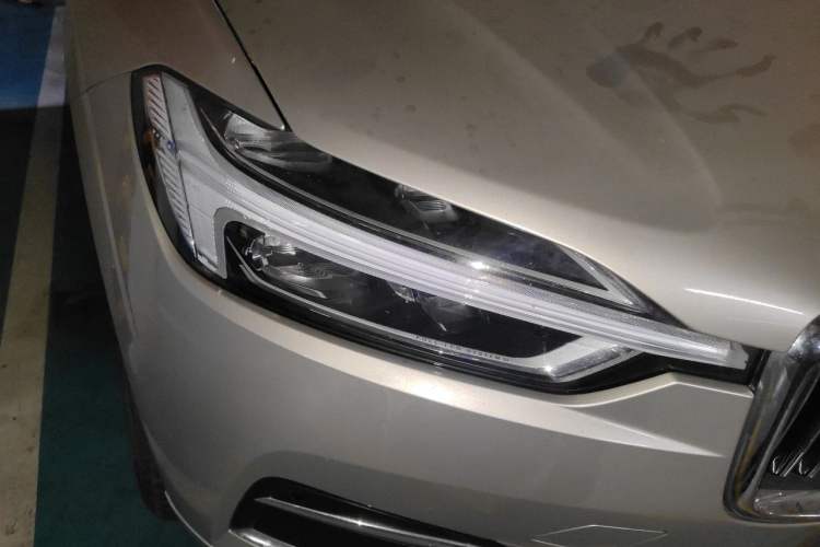 Used Volvo XC60 2020 T5 4x4 Zhiyi Luxury Edition Right Front Headlight