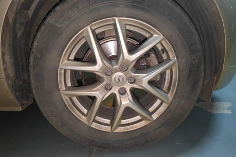 Used Volvo XC60 2020 T5 4x4 Zhiyi Luxury Edition Right Front Wheel Hub