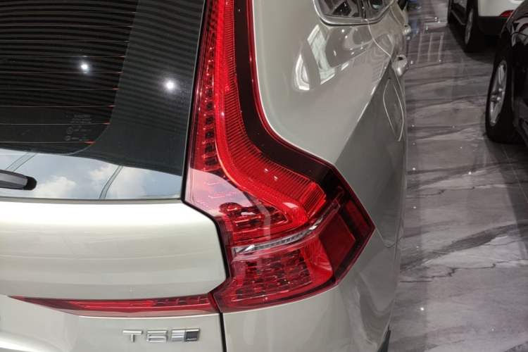Used Volvo XC60 2020 T5 4x4 Smart Luxury Edition Right Rear Taillight