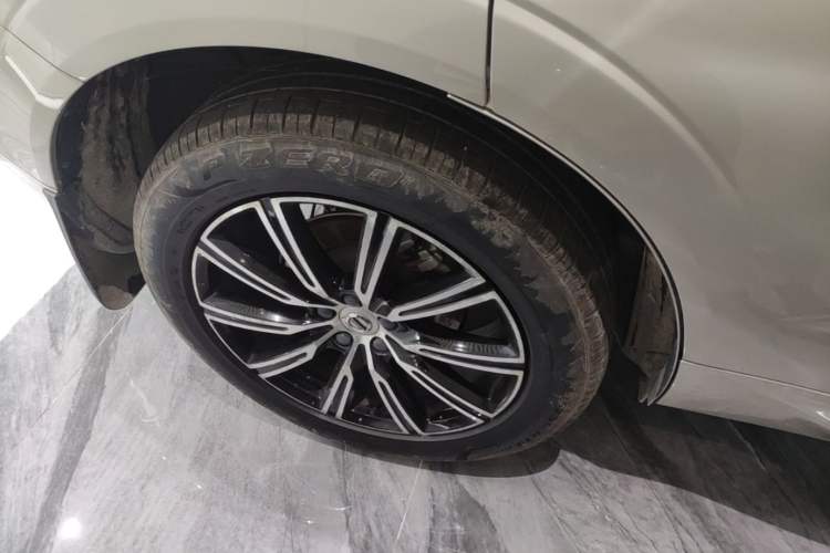 Used Volvo XC60 2020 T5 4x4 Smart Luxury Edition Right Rear Wheel Hub