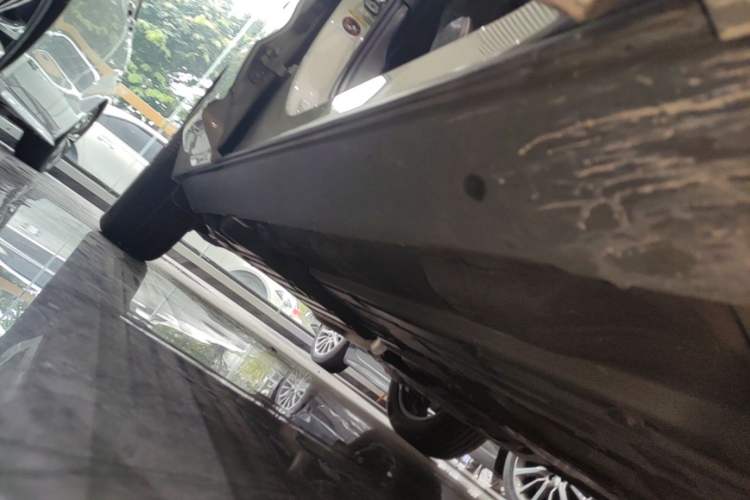 Used Volvo XC60 2020 T5 4x4 Smart Luxury Edition Right Side Sill