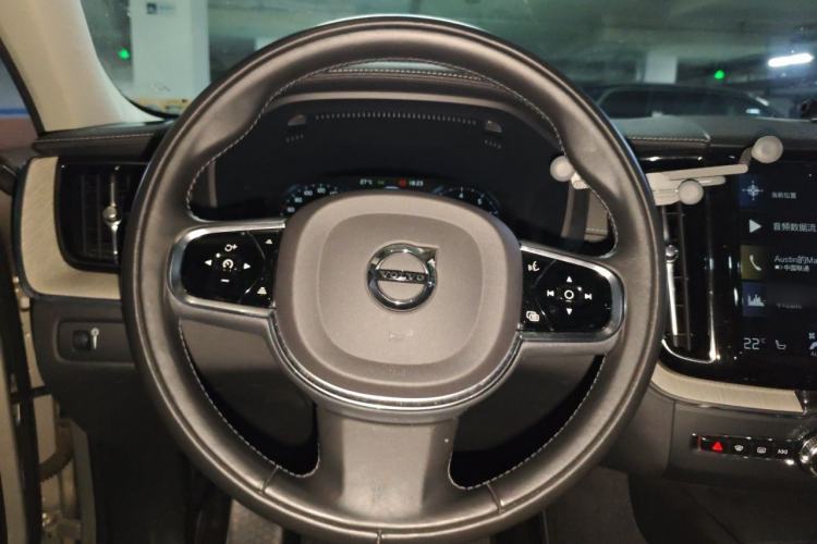Used Volvo XC60 2020 T5 4x4 Smart Luxury Edition Steering Wheel