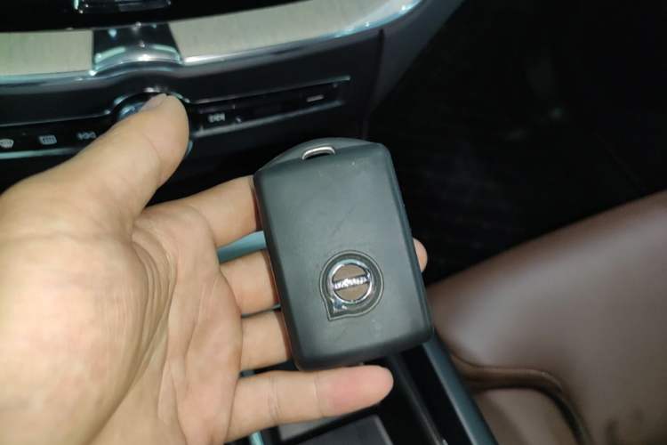 Used Volvo XC60 2020 T5 4x4 Smart Luxury Edition Vehicle Key