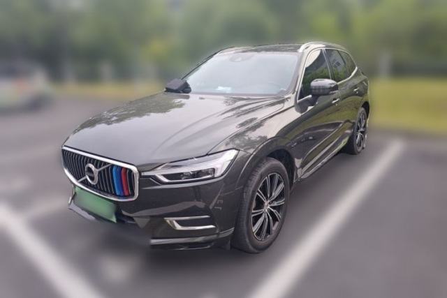 Ojetý Volvo XC60 2020 T5 4x4 Smart Luxury Edition