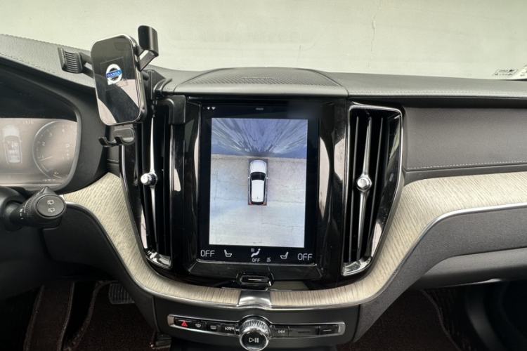 Used Volvo XC60 2020 T5 4x4 Zhiya Luxury Edition Audio And AC Panel