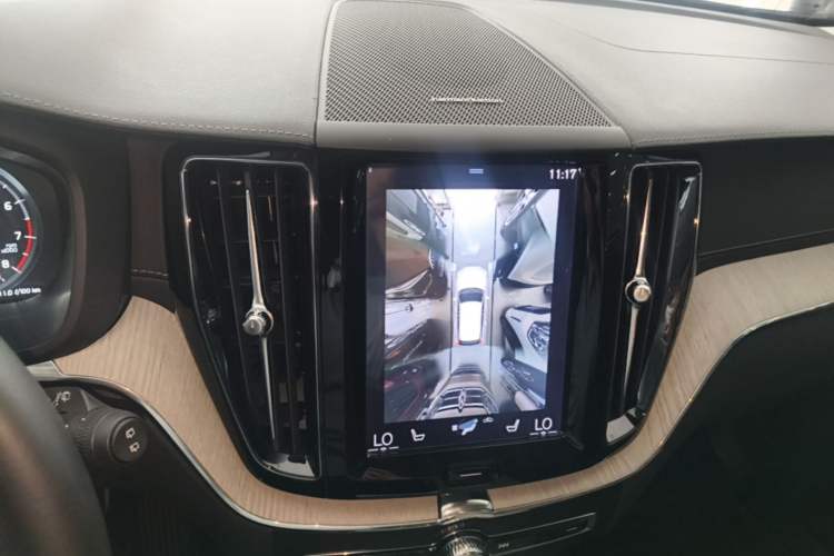 Used Volvo XC60 2020 T5 4x4 Zhiya Luxury Edition Audio And AC Panel