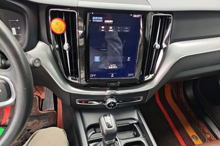 Used Volvo XC60 2020 T5 4x4 Zhiyi Luxury Edition Audio And AC Panel