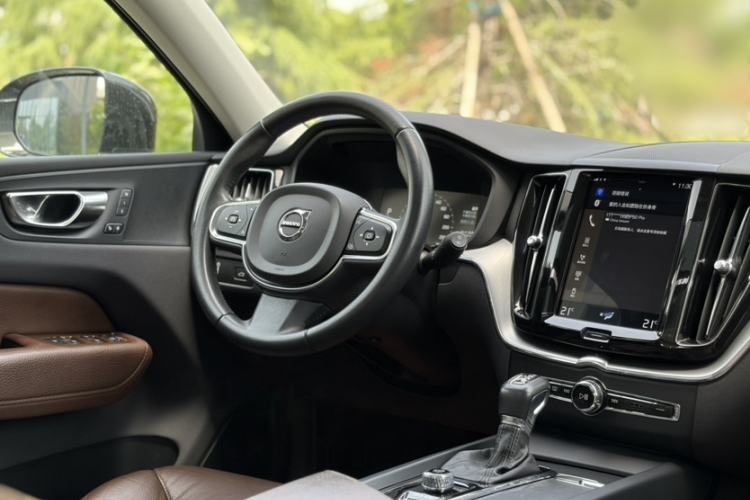 Used Volvo XC60 2020 T5 4x4 Zhiyi Luxury Edition Audio And AC Panel