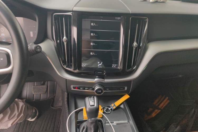 Used Volvo XC60 2020 T5 4x4 Zhiyi Luxury Edition Audio And AC Panel