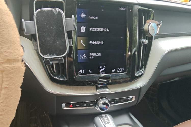 Used Volvo XC60 2020 T5 4x4 Smart Luxury Edition Audio And AC Panel