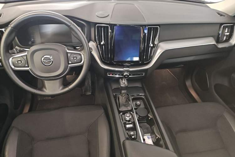 Used Volvo XC60 2020 T4 SmartDrive Luxury Edition Center Console