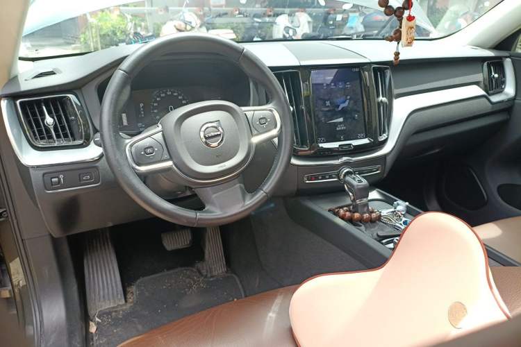 Used Volvo XC60 2020 T5 4x4 Zhiyi Luxury Edition Center Console