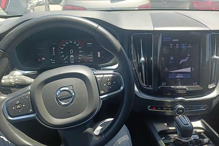 Used Volvo XC60 2020 T5 4x4 Zhiyi Luxury Edition Center Console