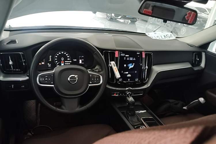Used Volvo XC60 2020 T5 4x4 Zhiyi Luxury Edition Center Console