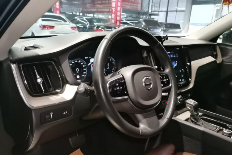 Used Volvo XC60 2020 T5 4x4 Zhiya Luxury Edition Center Console
