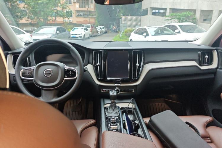 Used Volvo XC60 2020 T5 4x4 Zhiya Luxury Edition Center Console