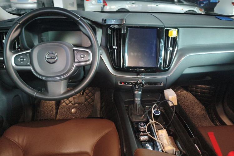 Used Volvo XC60 2020 T5 4x4 Zhiyi Luxury Edition Center Console