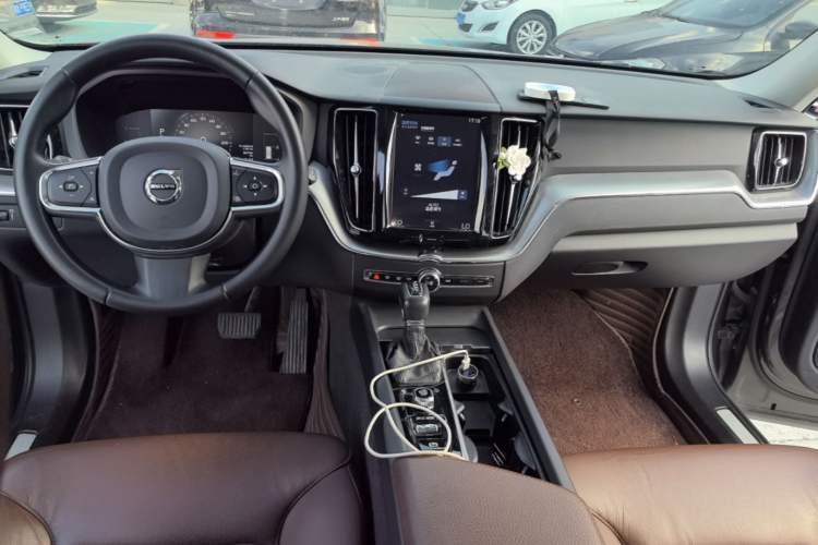 Used Volvo XC60 2020 T5 4x4 Zhiyi Luxury Edition Center Console