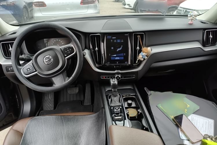 Used Volvo XC60 2020 T5 4x4 Zhiyi Luxury Edition Center Console