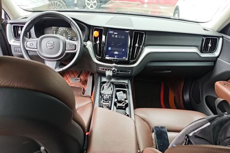 Used Volvo XC60 2020 T5 4x4 Zhiyi Luxury Edition Center Console