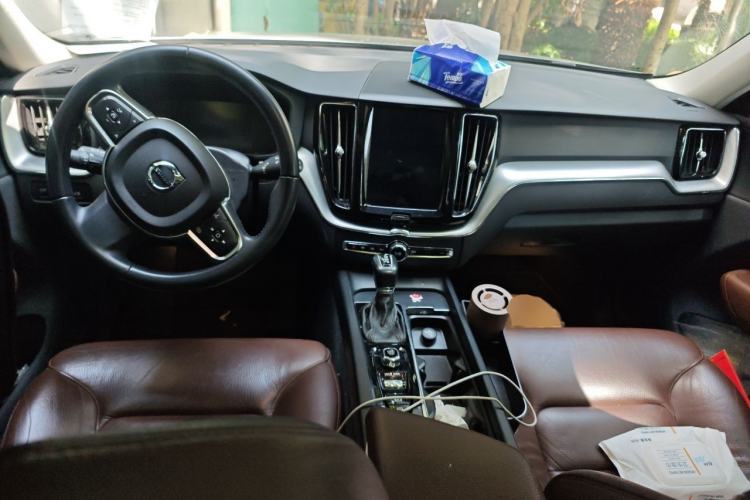 Used Volvo XC60 2020 T5 4x4 Zhiyi Luxury Edition Center Console