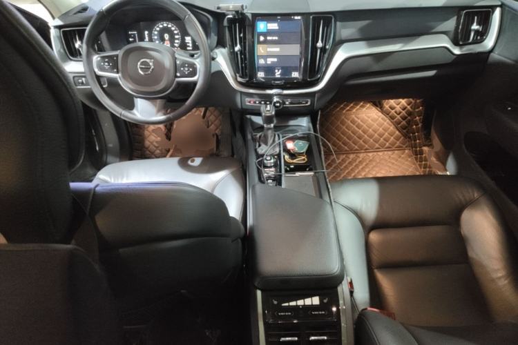 Used Volvo XC60 2020 T5 4x4 Zhiyi Luxury Edition Center Console