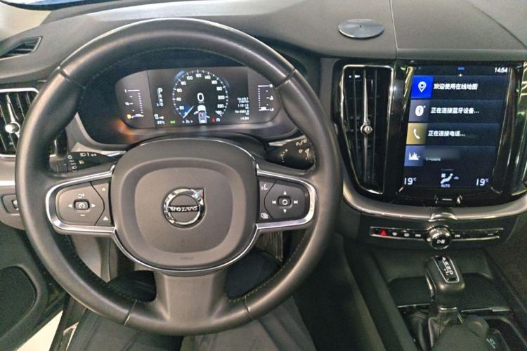 Used Volvo XC60 2020 T4 SmartDrive Luxury Edition Center Console