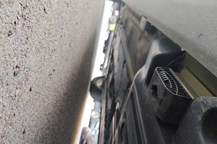Used Volvo XC60 2020 T5 4x4 Zhiyi Luxury Edition Chassis Rear Left