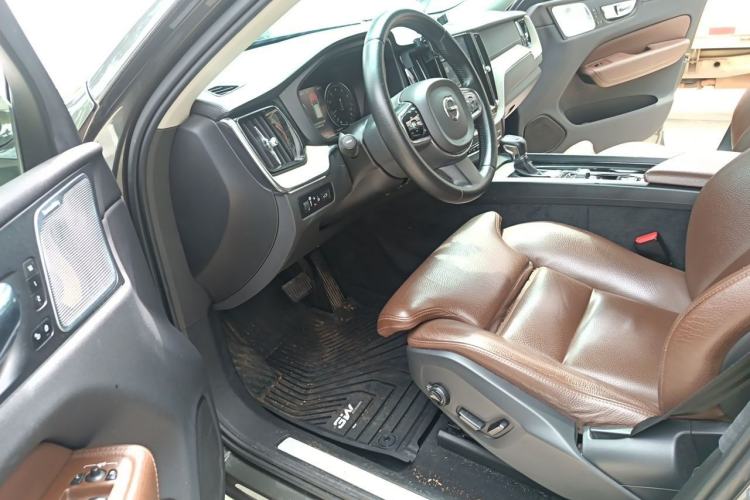 Used Volvo XC60 2020 T5 4x4 Smart Luxury Edition Driver Seat
