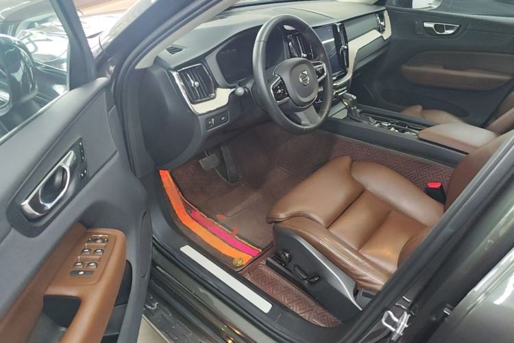 Used Volvo XC60 2020 T5 4x4 Smart Luxury Edition Driver Seat