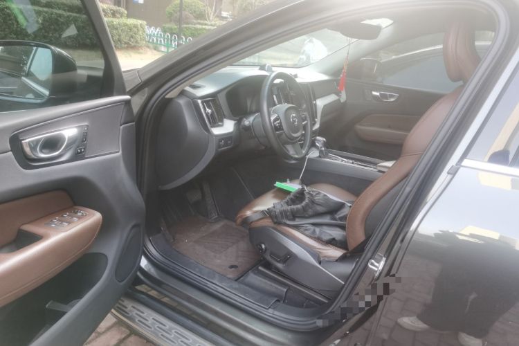 Used Volvo XC60 2020 T5 4x4 Smart Luxury Edition Driver Seat