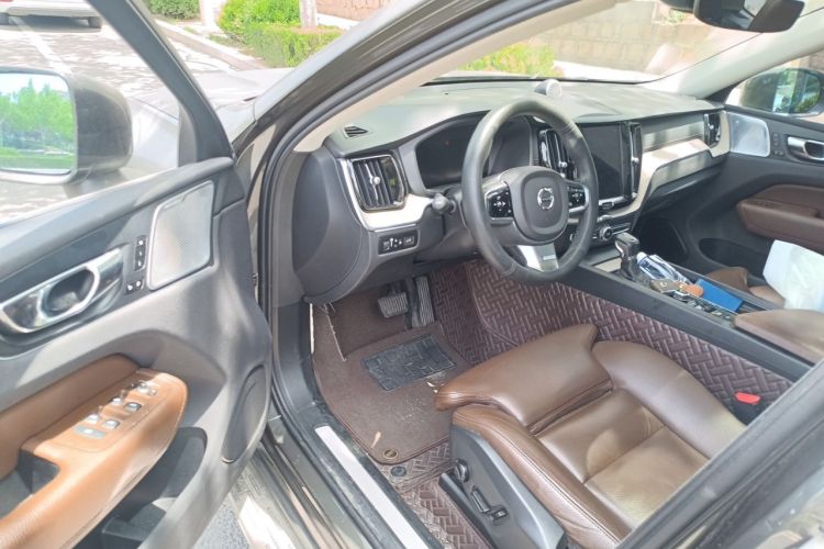 Used Volvo XC60 2020 T5 4x4 Smart Luxury Edition Driver Seat