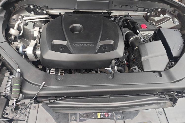 Used Volvo XC60 2020 T5 4x4 Zhiyi Luxury Edition Engine Bay