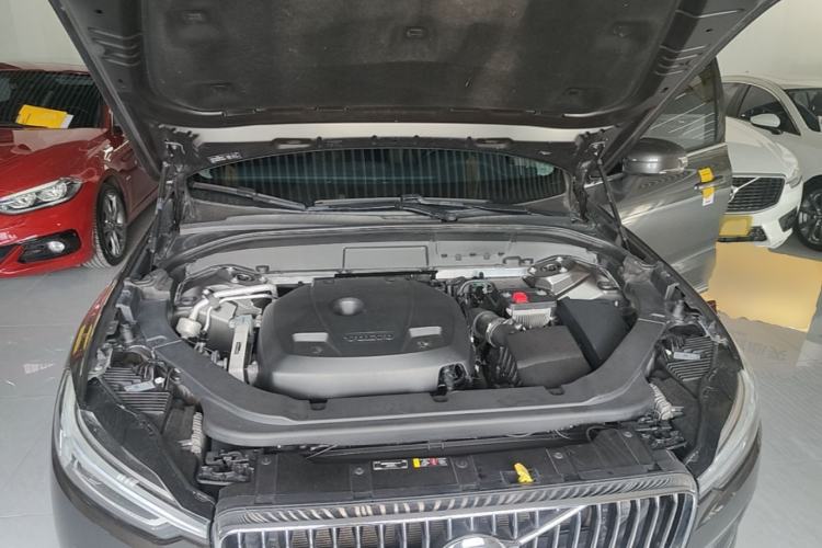 Used Volvo XC60 2020 T5 4x4 Zhiyi Luxury Edition Engine Bay