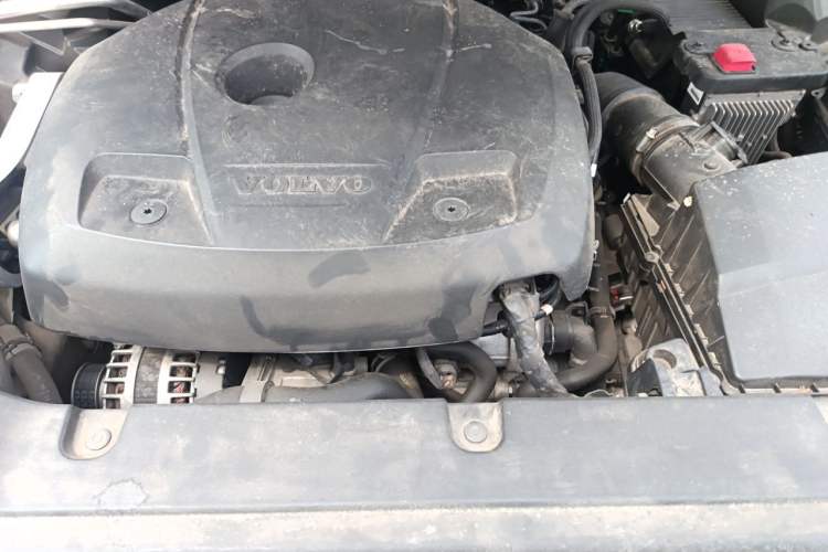 Used Volvo XC60 2020 T5 4x4 Smart Luxury Edition Engine Bay
