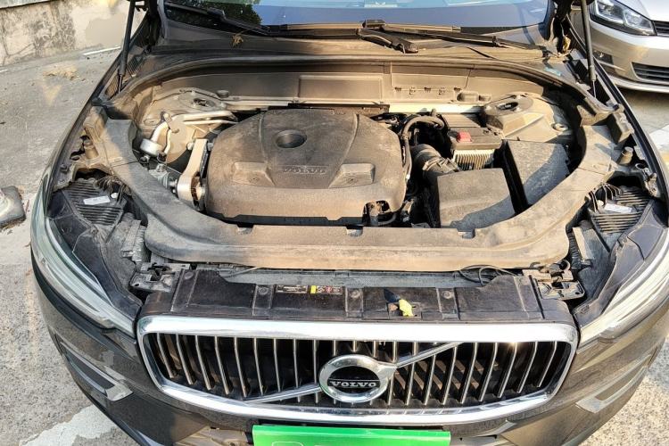 Used Volvo XC60 2020 T5 4x4 Smart Luxury Edition Engine Bay