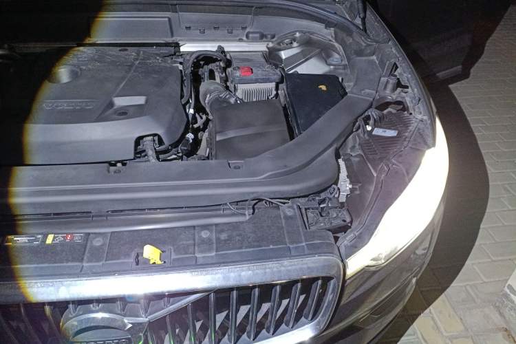 Used Volvo XC60 2020 T5 4x4 Zhiyi Luxury Edition Engine Bay Left