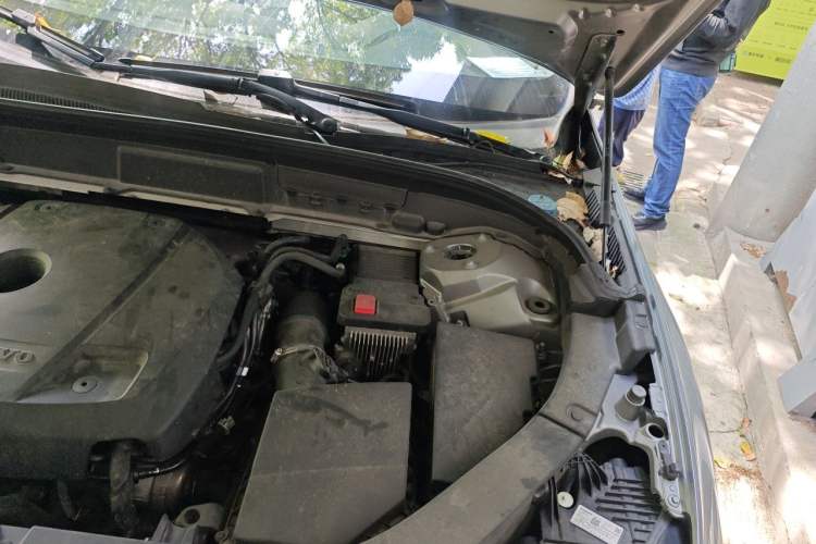 Used Volvo XC60 2020 T5 4x4 Zhiyi Luxury Edition Engine Bay Left