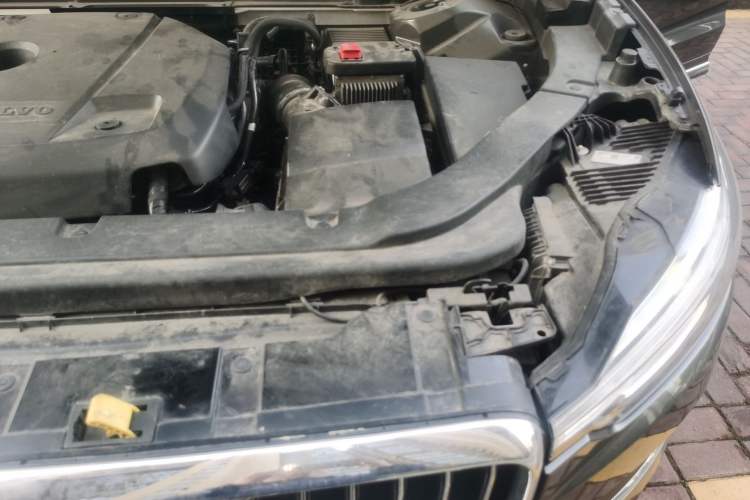 Used Volvo XC60 2020 T5 4x4 Smart Luxury Edition Engine Bay Left
