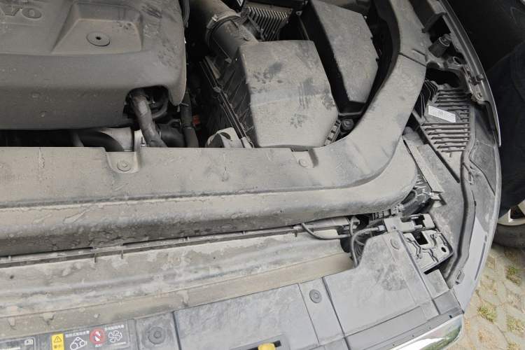 Used Volvo XC60 2020 T5 4x4 Smart Luxury Edition Engine Bay Left