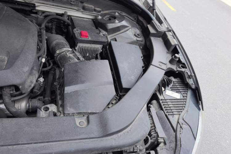 Used Volvo XC60 2020 T5 4x4 Zhiyi Luxury Edition Engine Bay Left