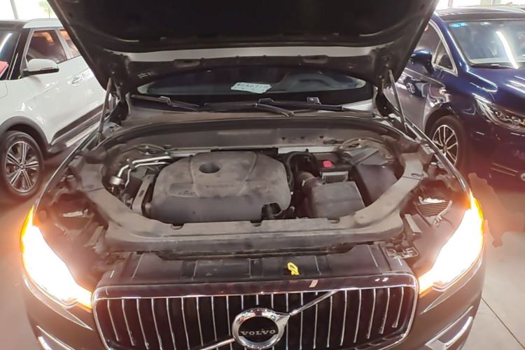 Used Volvo XC60 2020 T5 4x4 Zhiyi Luxury Edition Engine Bay