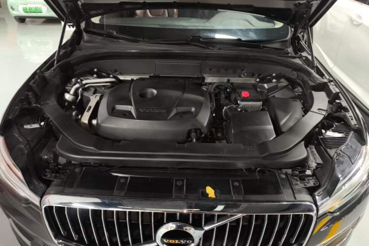 Used Volvo XC60 2020 T5 4x4 Zhiyi Luxury Edition Engine Bay