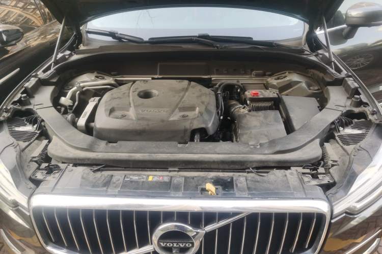 Used Volvo XC60 2020 T5 4x4 Smart Luxury Edition Engine Bay