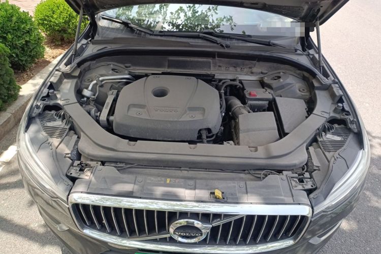 Used Volvo XC60 2020 T5 4x4 Smart Luxury Edition Engine Bay